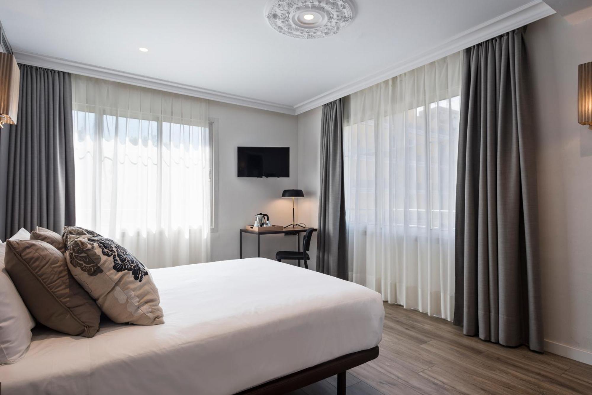 Acta Splendid — Photos 2